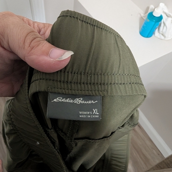 Eddie Bauer Women's XL, Olive Green Straight Leg Departure Pants - Picture 5 of 6